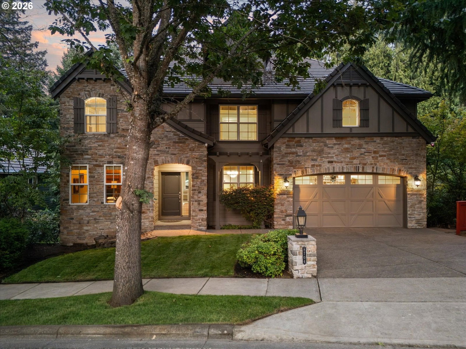 8704 SW MARSEILLES DR