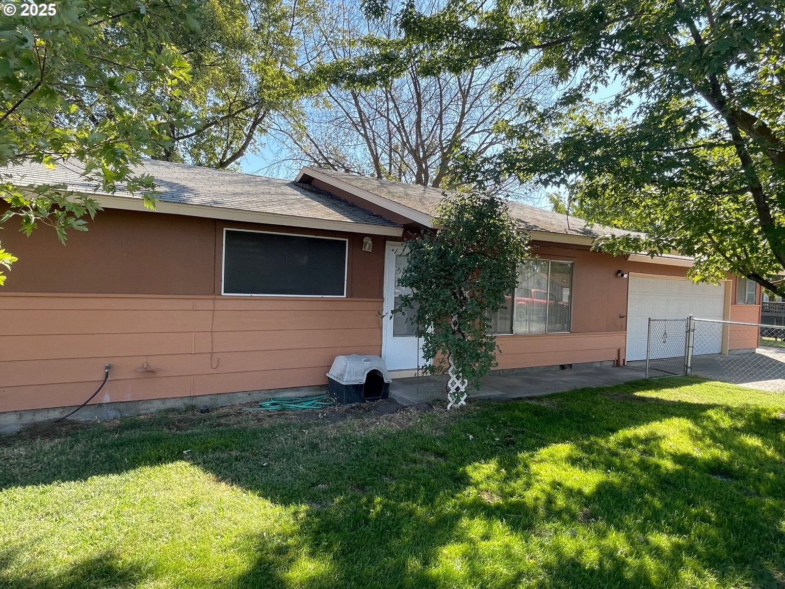 Primary listing photo, 490 NW 3RD ST, Hermiston, OR, 97838