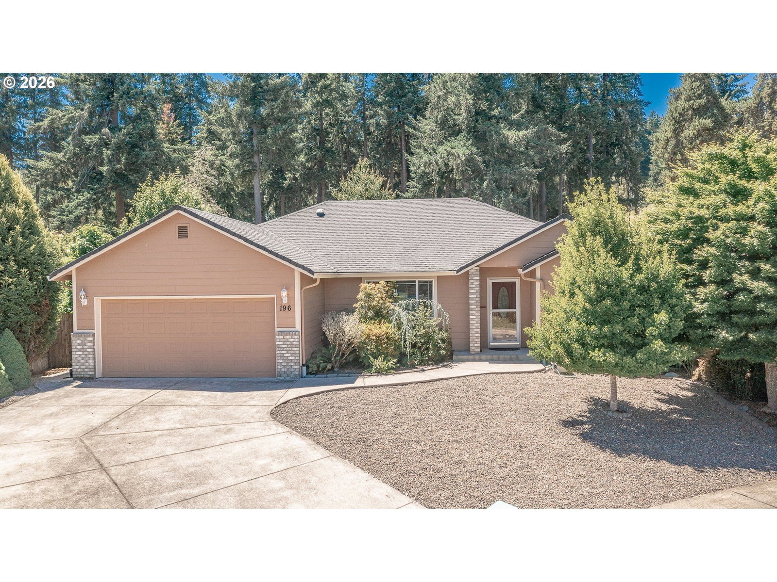 Listing photo 1 of 6