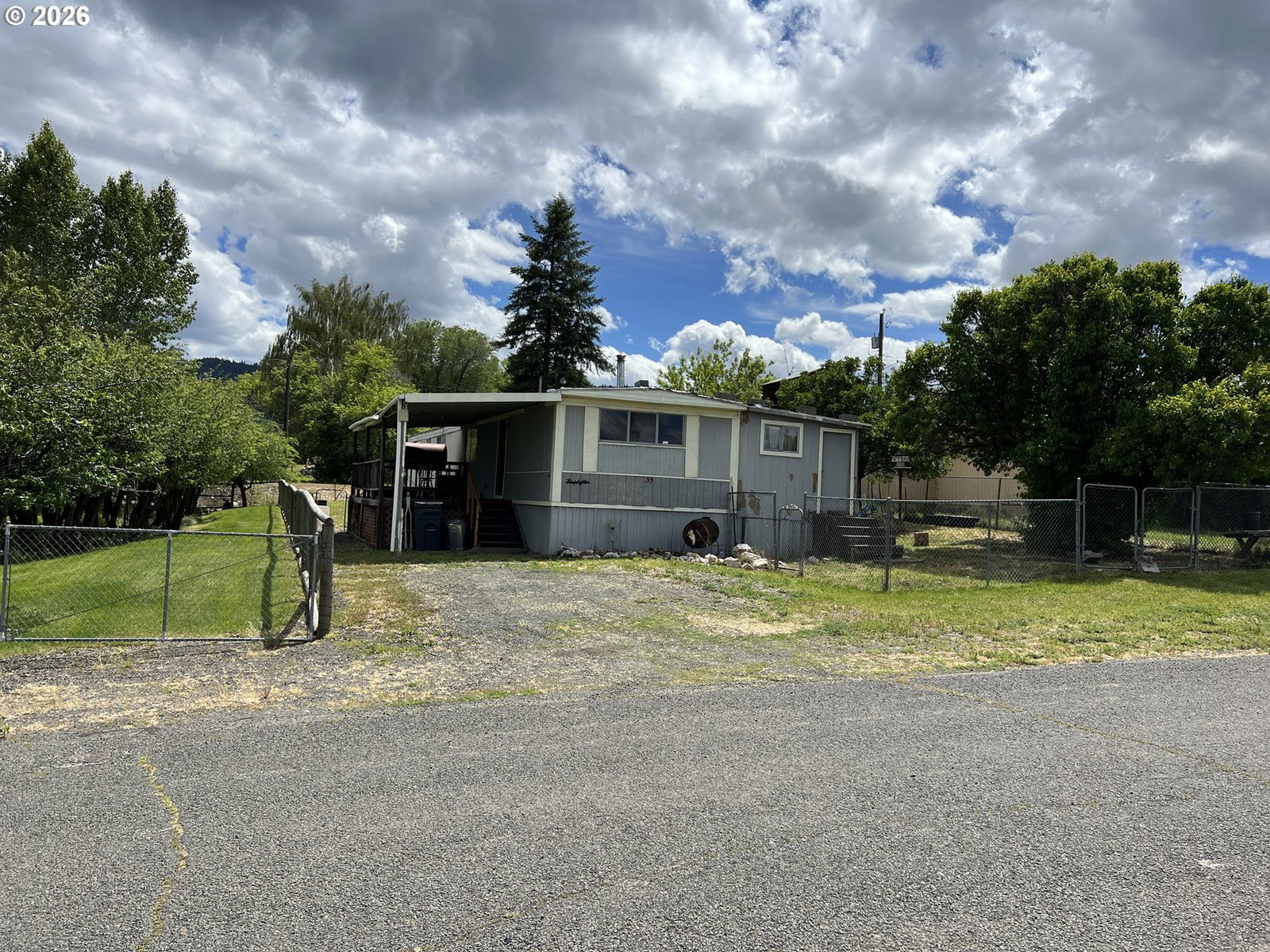 Listing photo 1 of 6