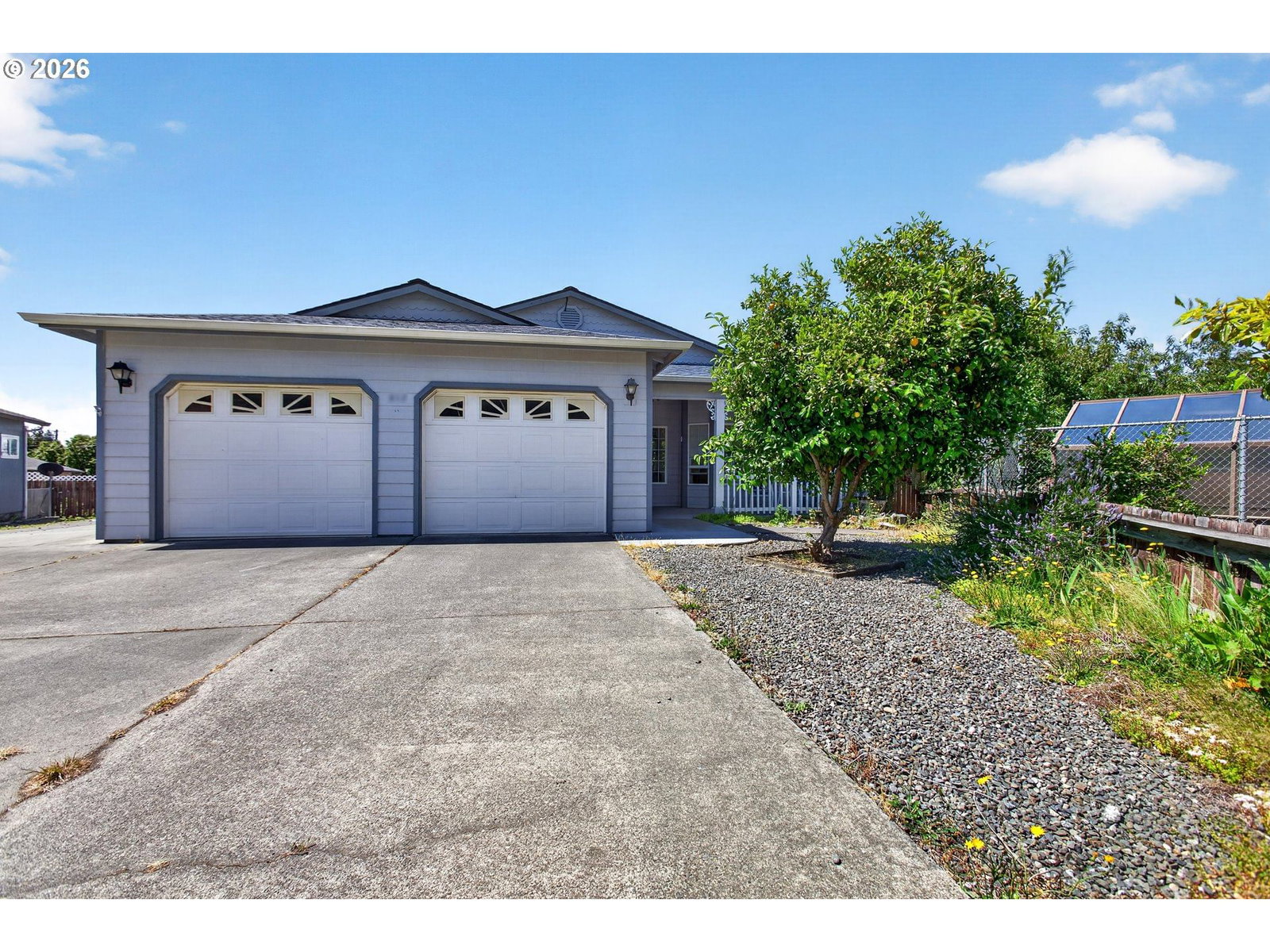 Listing photo 1 of 6