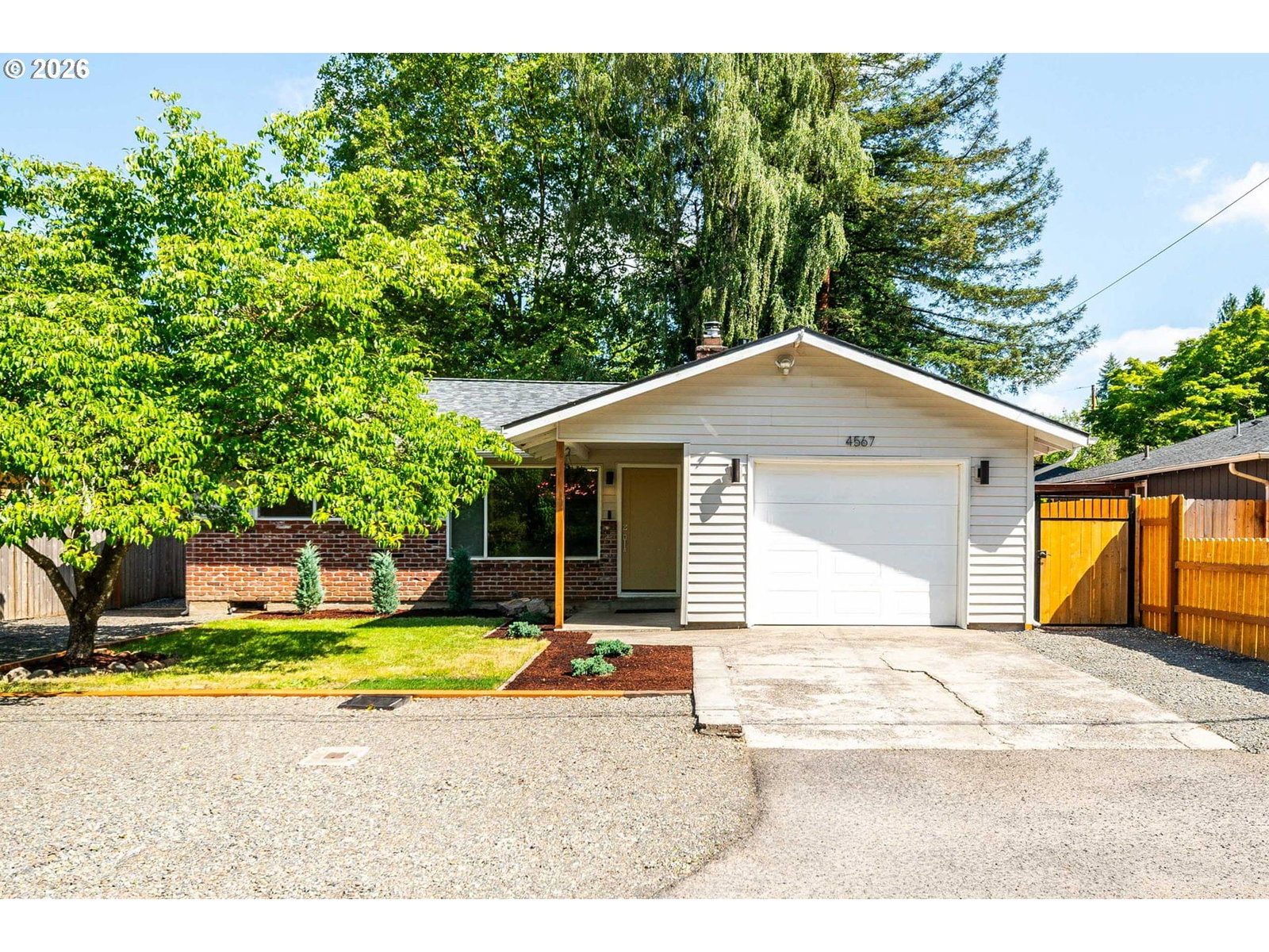 Listing photo 1 of 6
