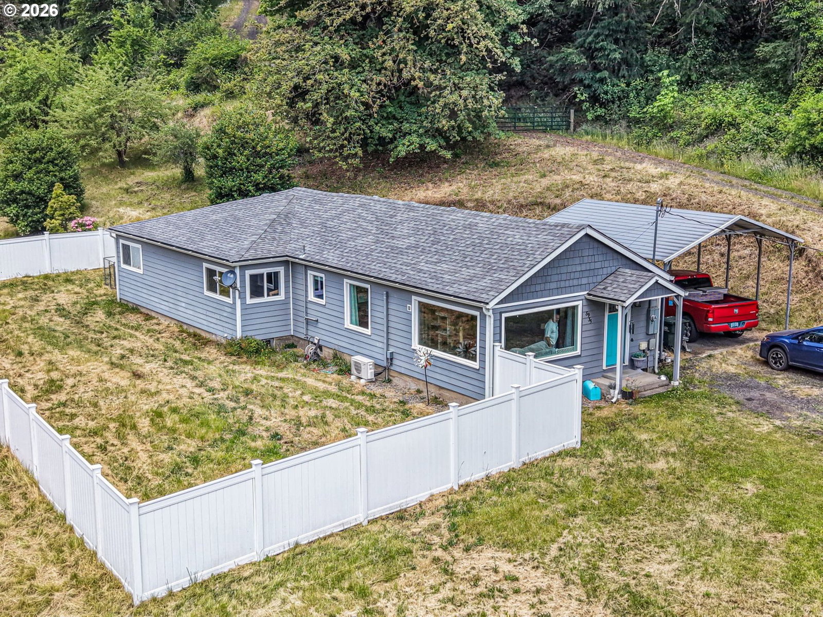 Listing photo 1 of 6