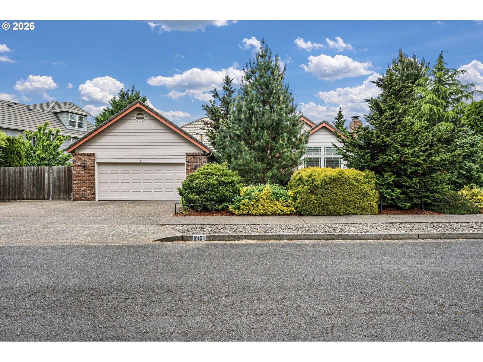 Primary listing photo, 2101 KINGFISHER WAY, Eugene, OR, 97401