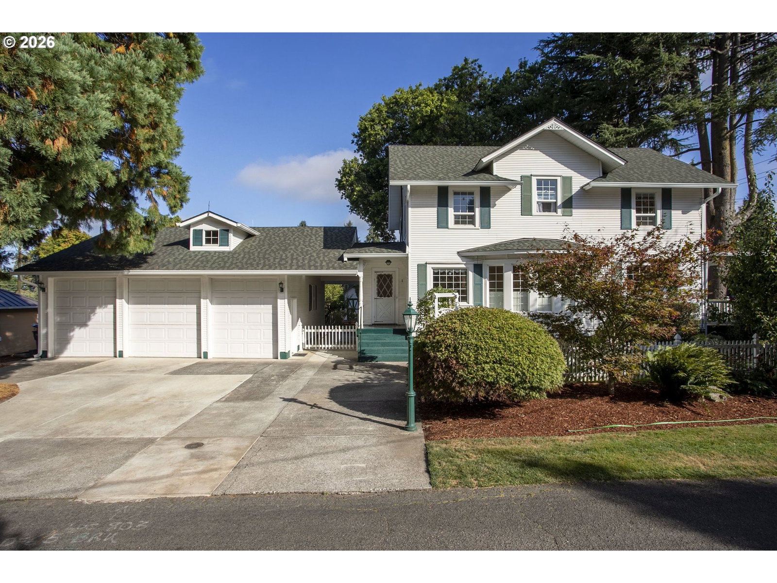 Primary listing photo, 803 N MAIN AVE, Ridgefield, WA, 98642
