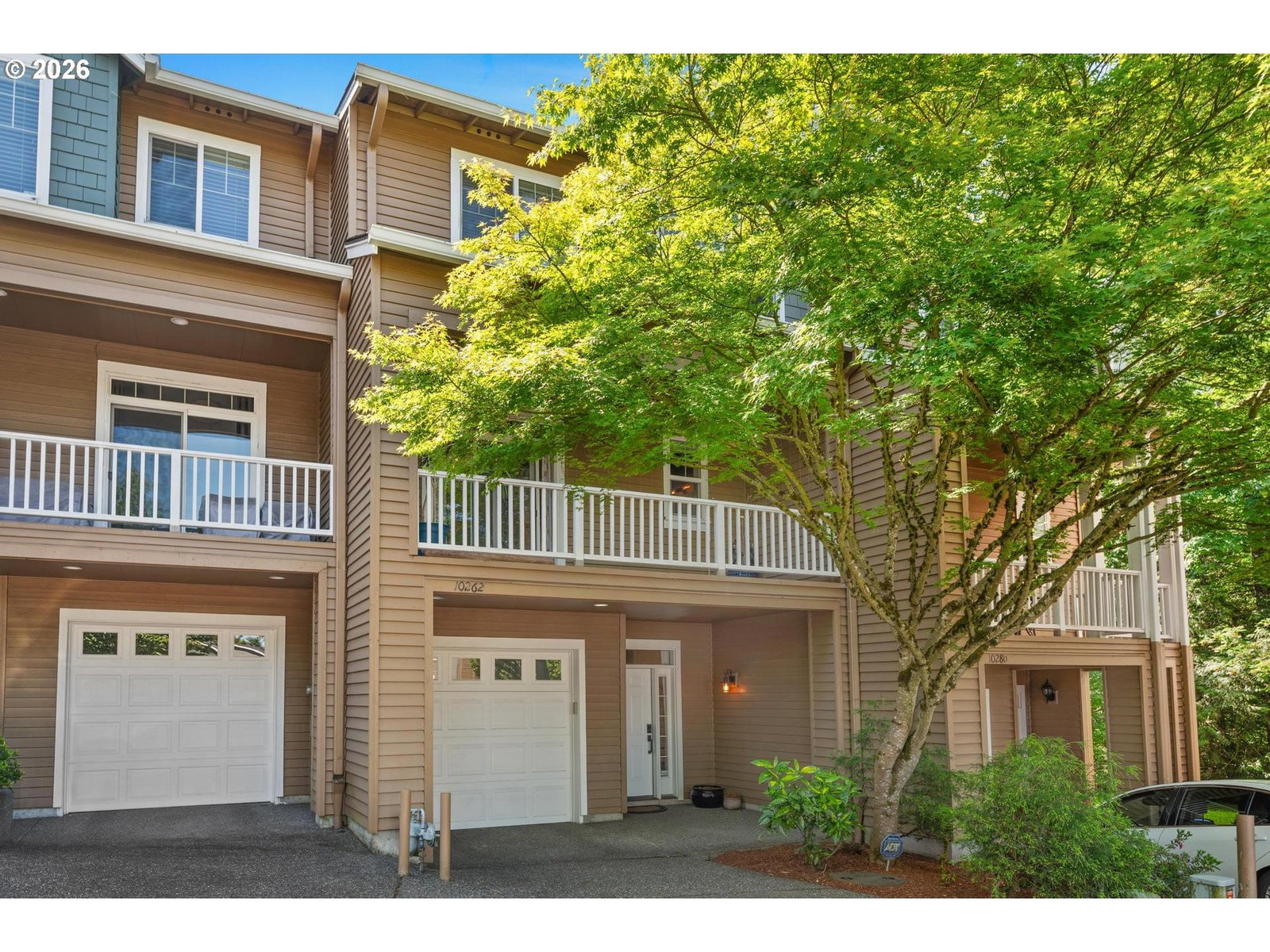 Listing photo 1 of 6