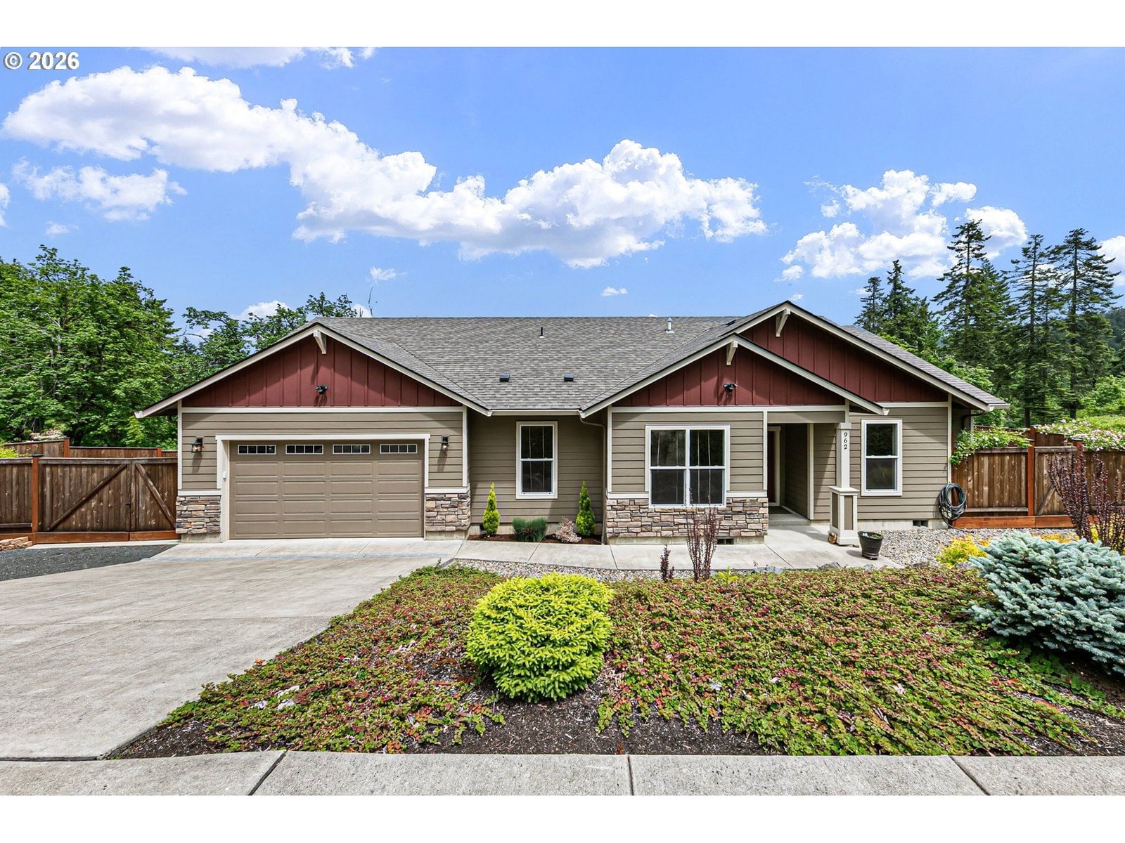 Primary listing photo, 962 S 66TH PL, Springfield, OR, 97478