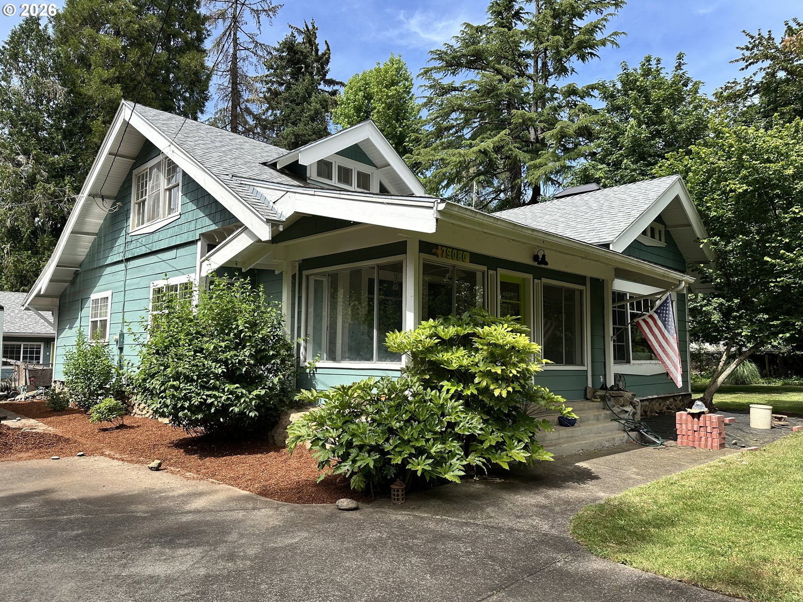 Listing photo 1 of 3