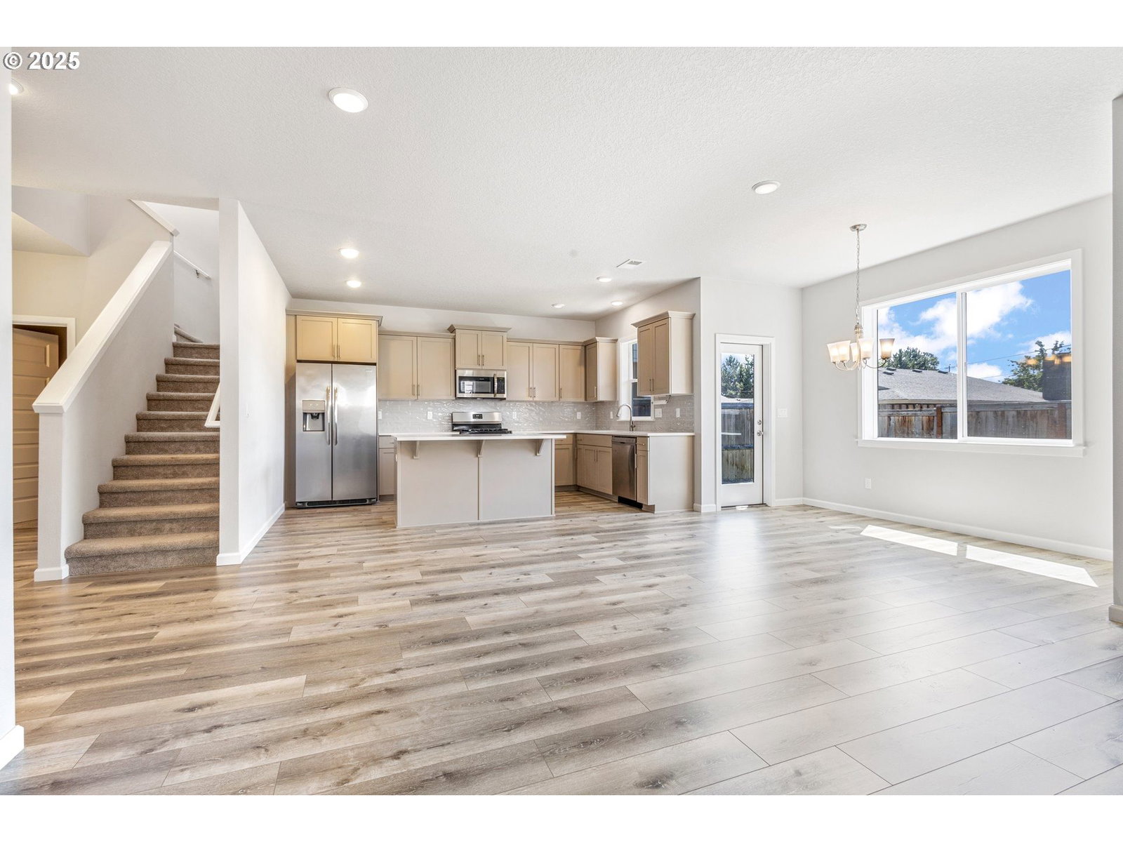 Listing photo 5 of 38, 18600 SW BLUEBIRD LN, Beaverton, OR, 97003