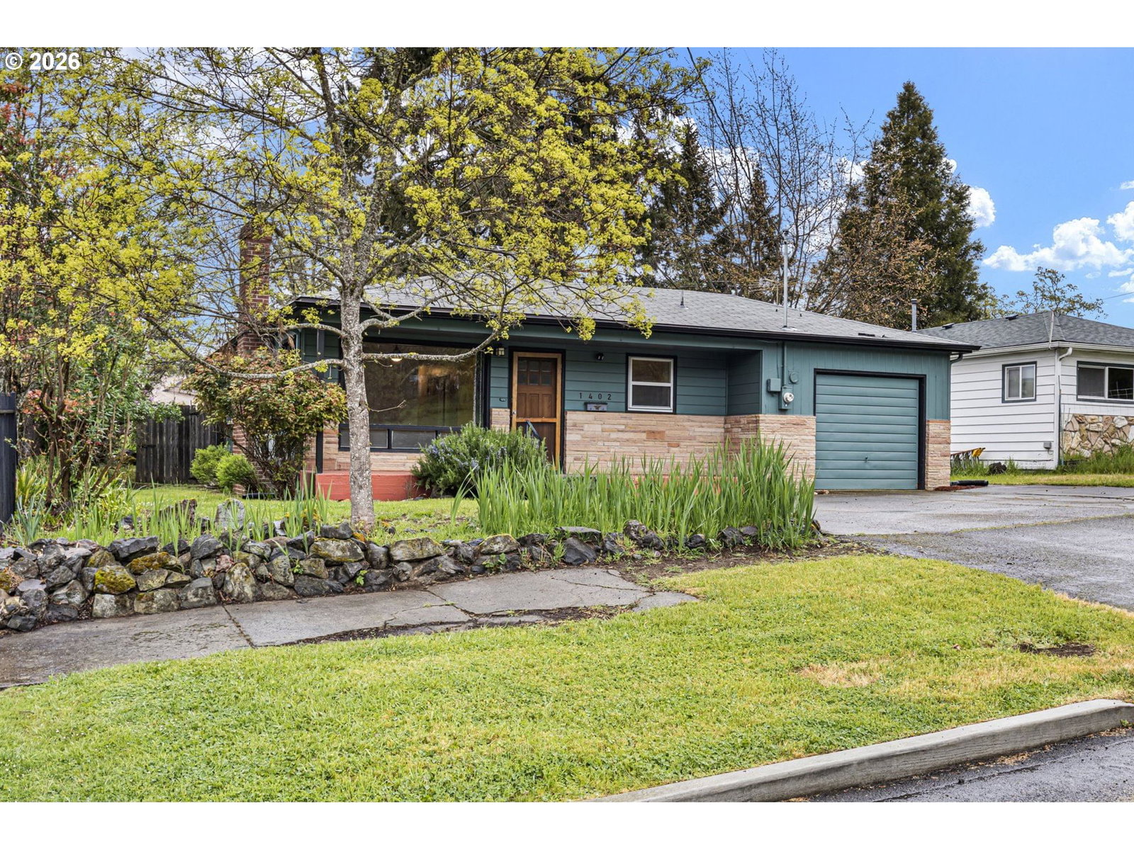 Primary listing photo, 1402 SE COURT AVE, Roseburg, OR, 97470