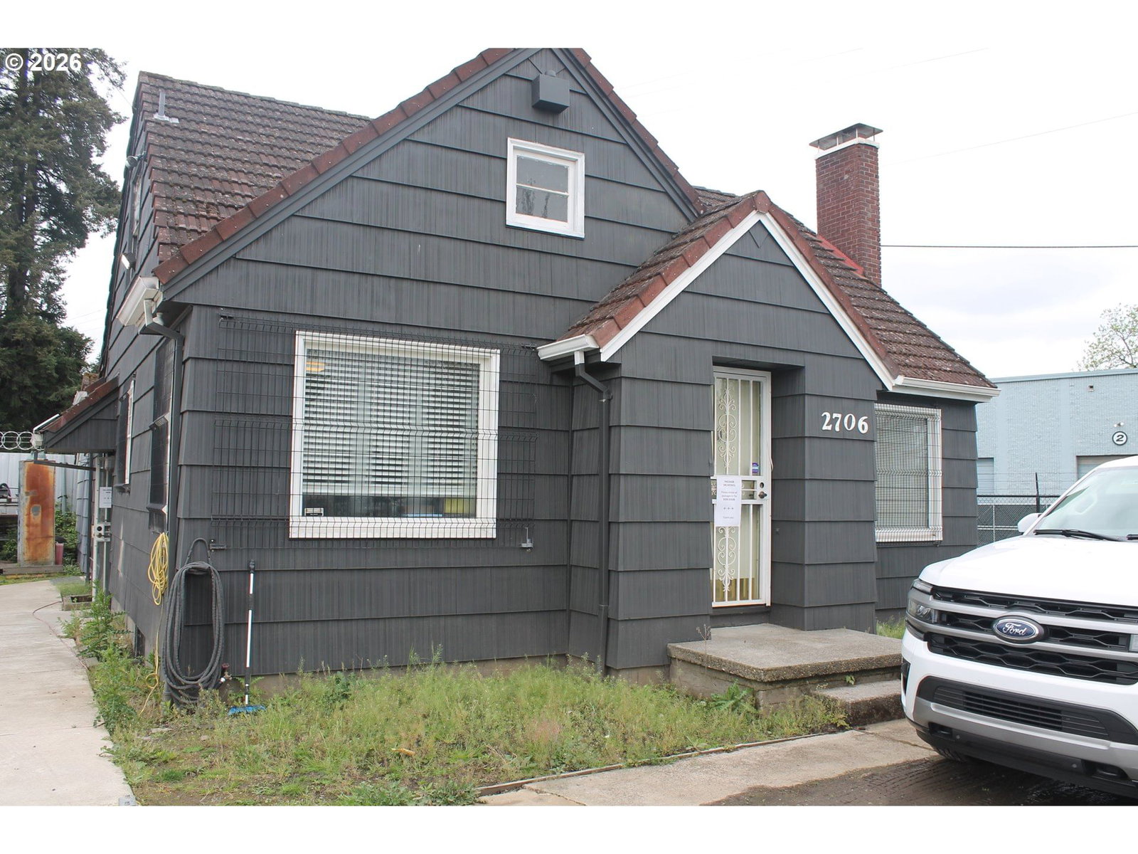 Listing photo 1 of 6