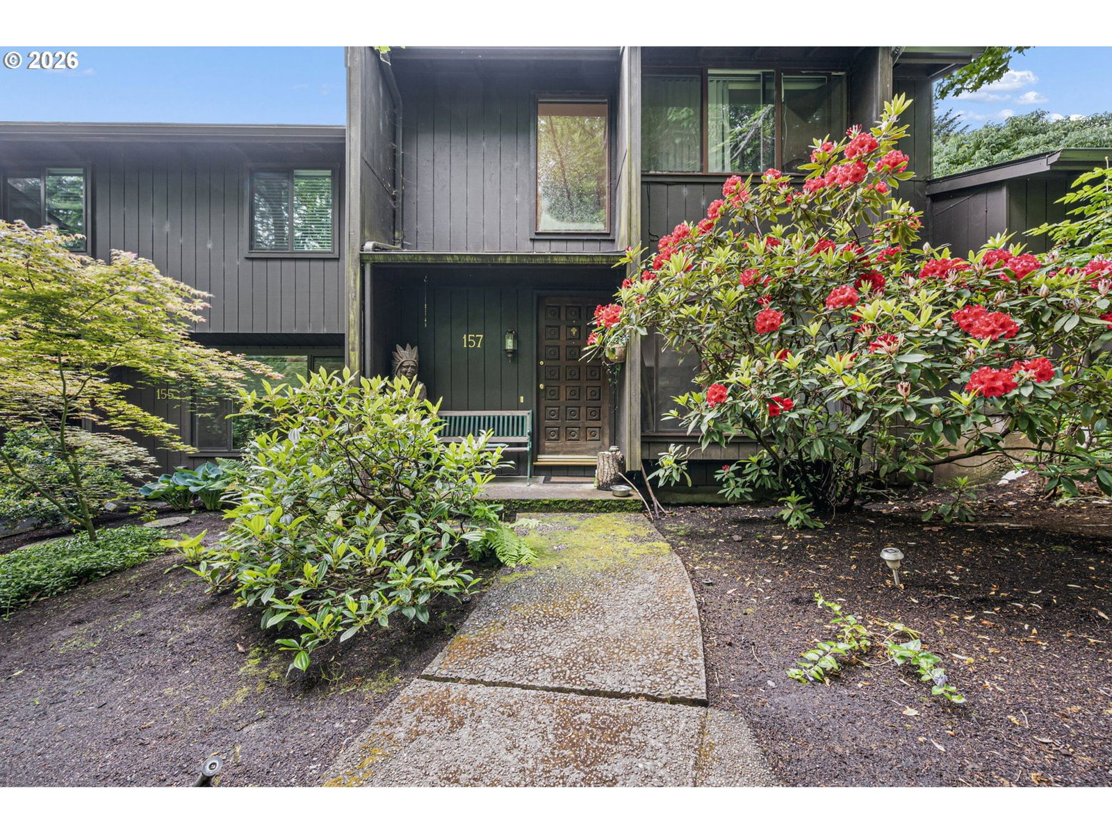 Listing photo 1 of 6