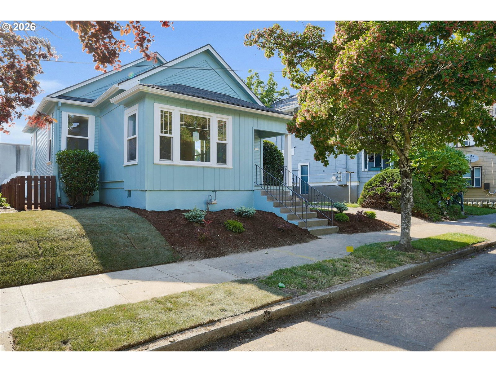Primary listing photo, 2727 SE 16TH AVE, Portland, OR, 97202
