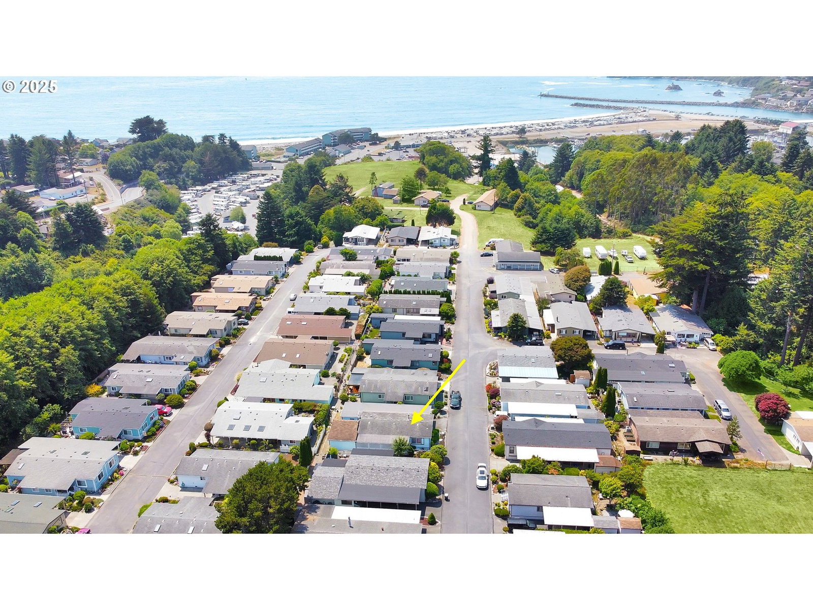 Listing photo 4 of 18, 16063 DRIFTWOOD LN #26, Brookings, OR, 97415