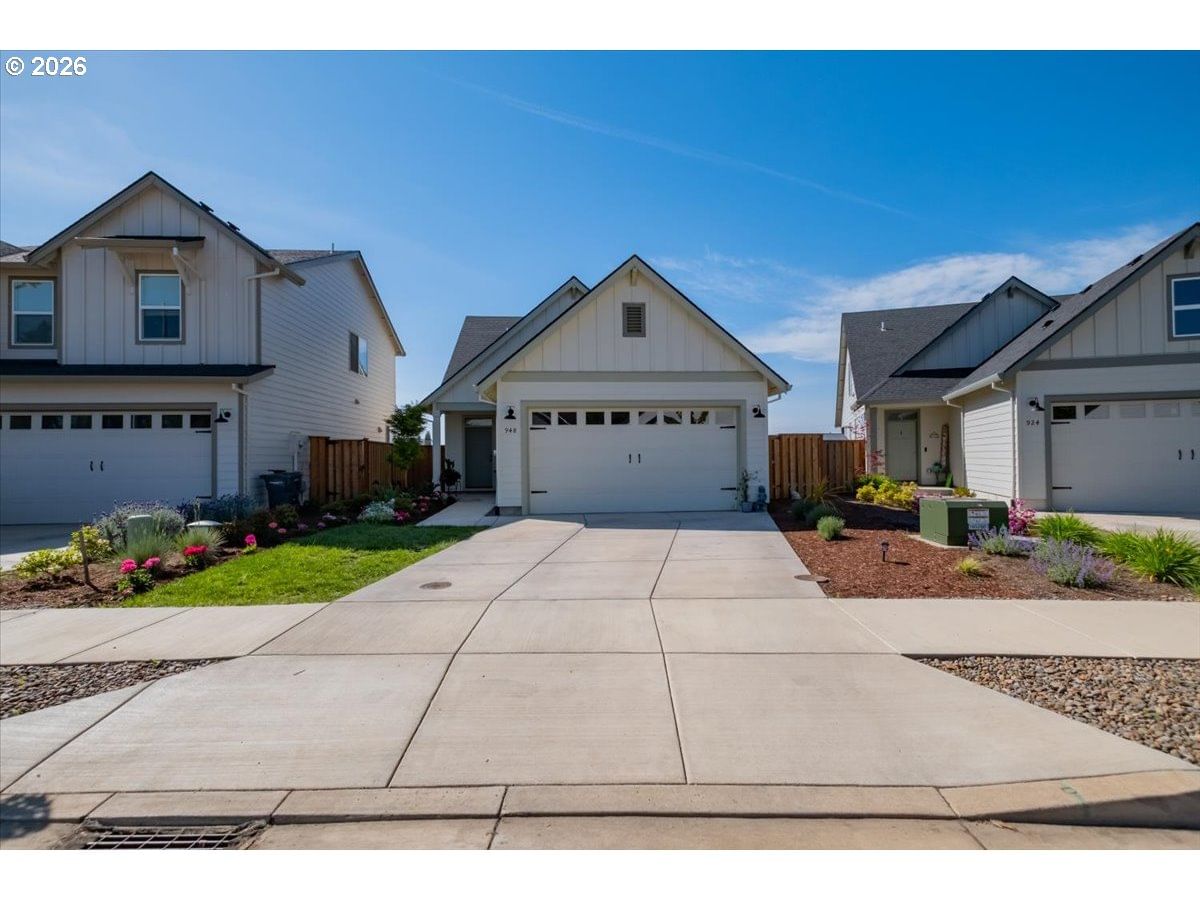 Primary listing photo, 948 LAUREL PL, Silverton, OR, 97381