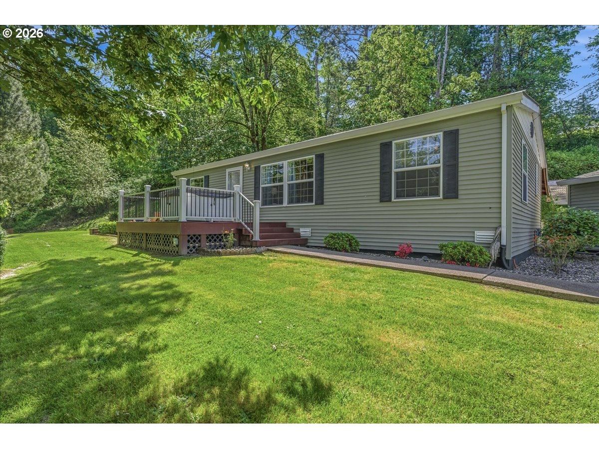 Listing photo 1 of 6