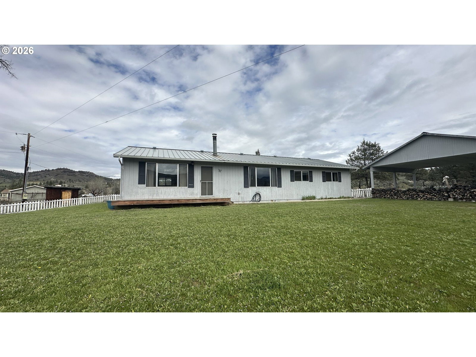 Listing photo 1 of 3