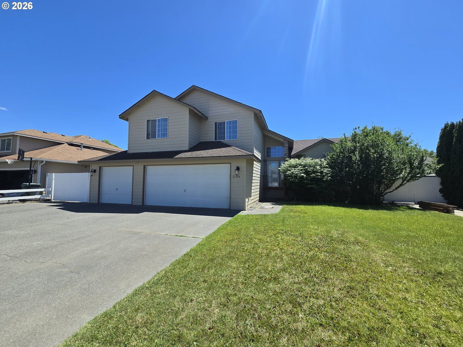 Listing photo 1 of 6