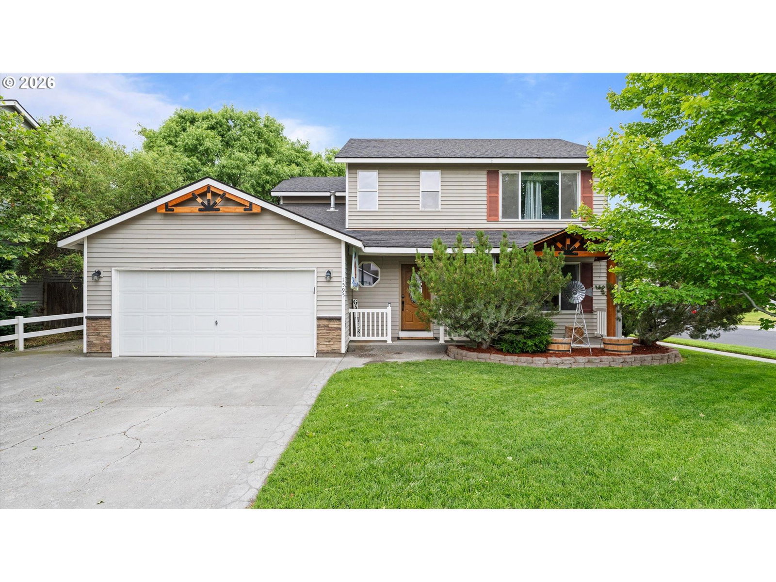 Listing photo 1 of 6