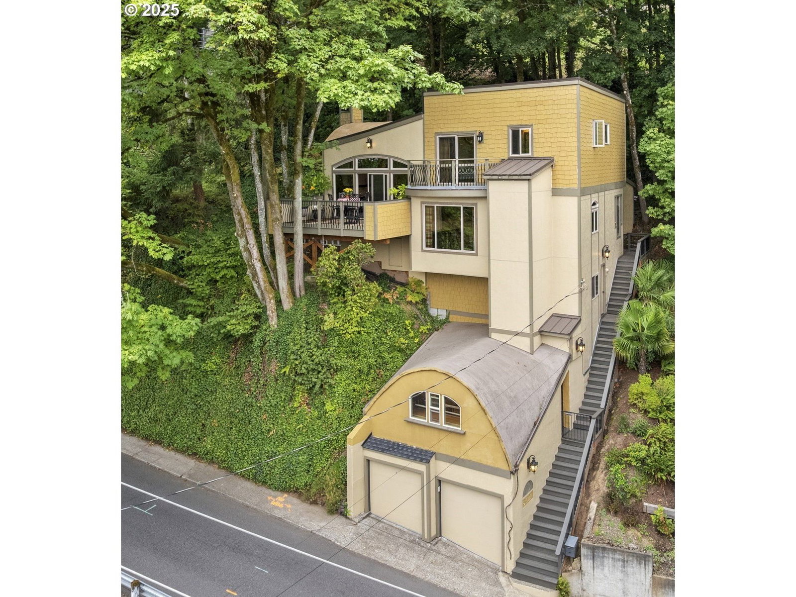 Primary listing photo, 6521 CORBETT AVE, Portland, OR, 97239