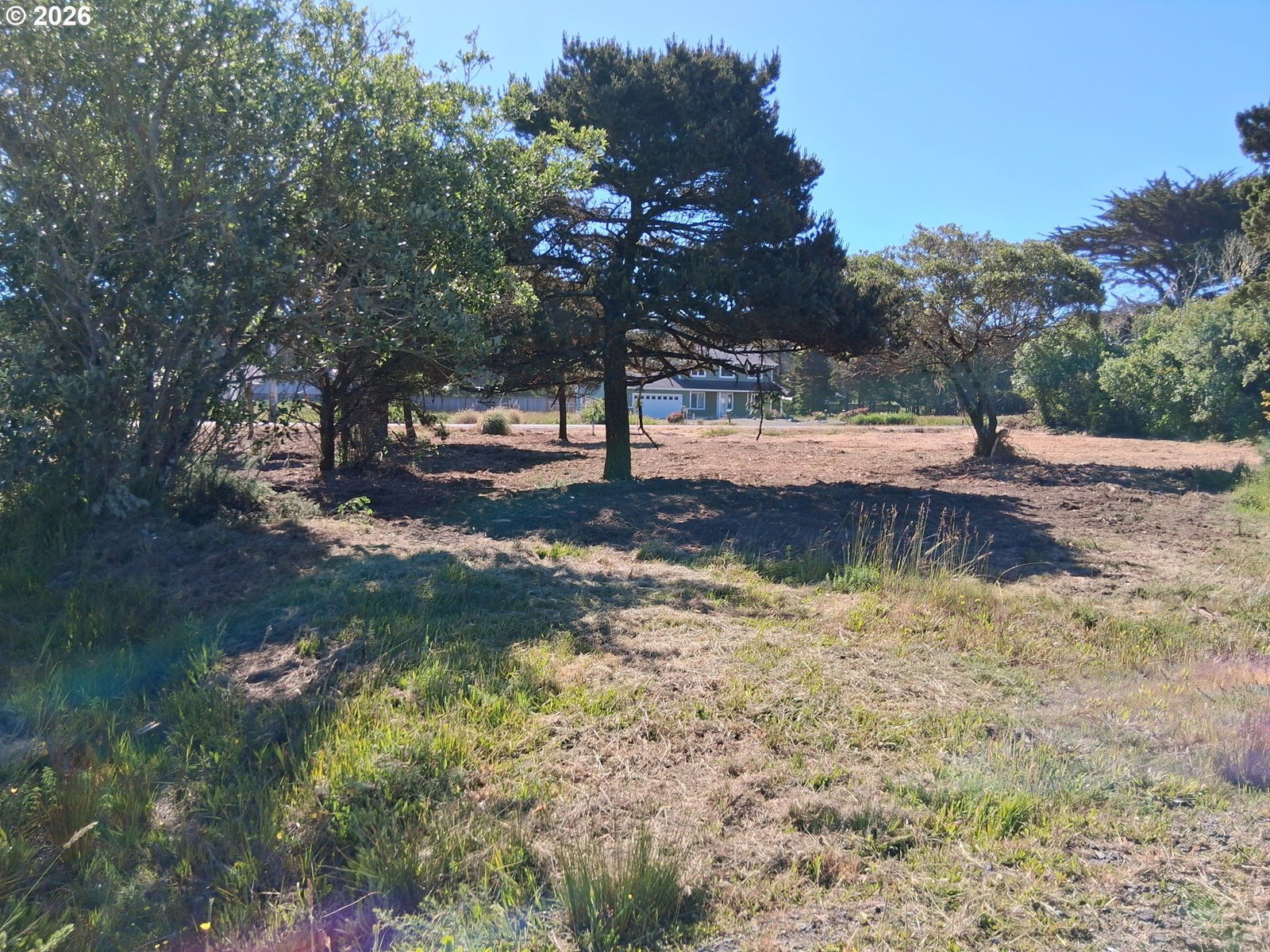 Listing photo 1 of 4