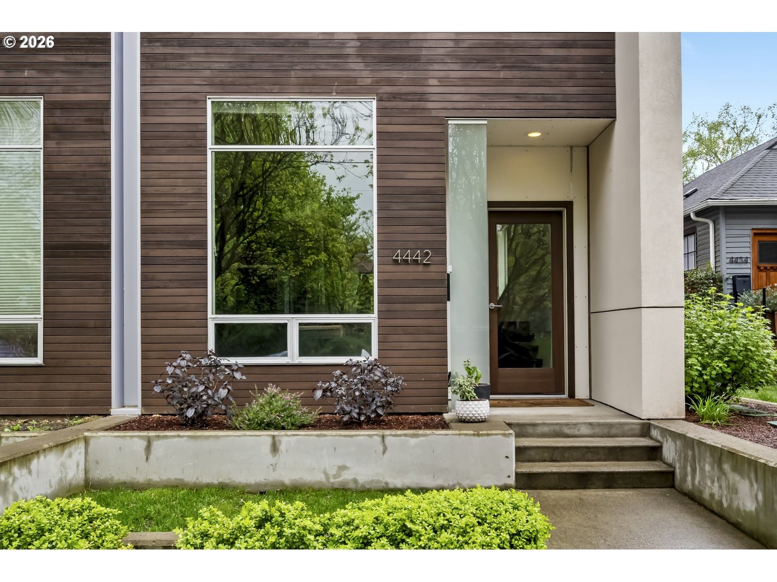 Listing photo 4 of 48, 4442 SE STARK ST, Portland, OR, 97215