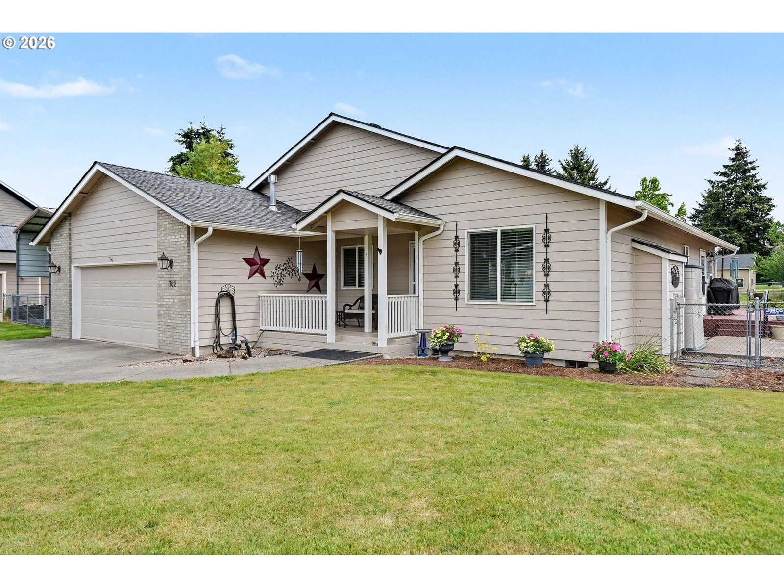Listing photo 1 of 6