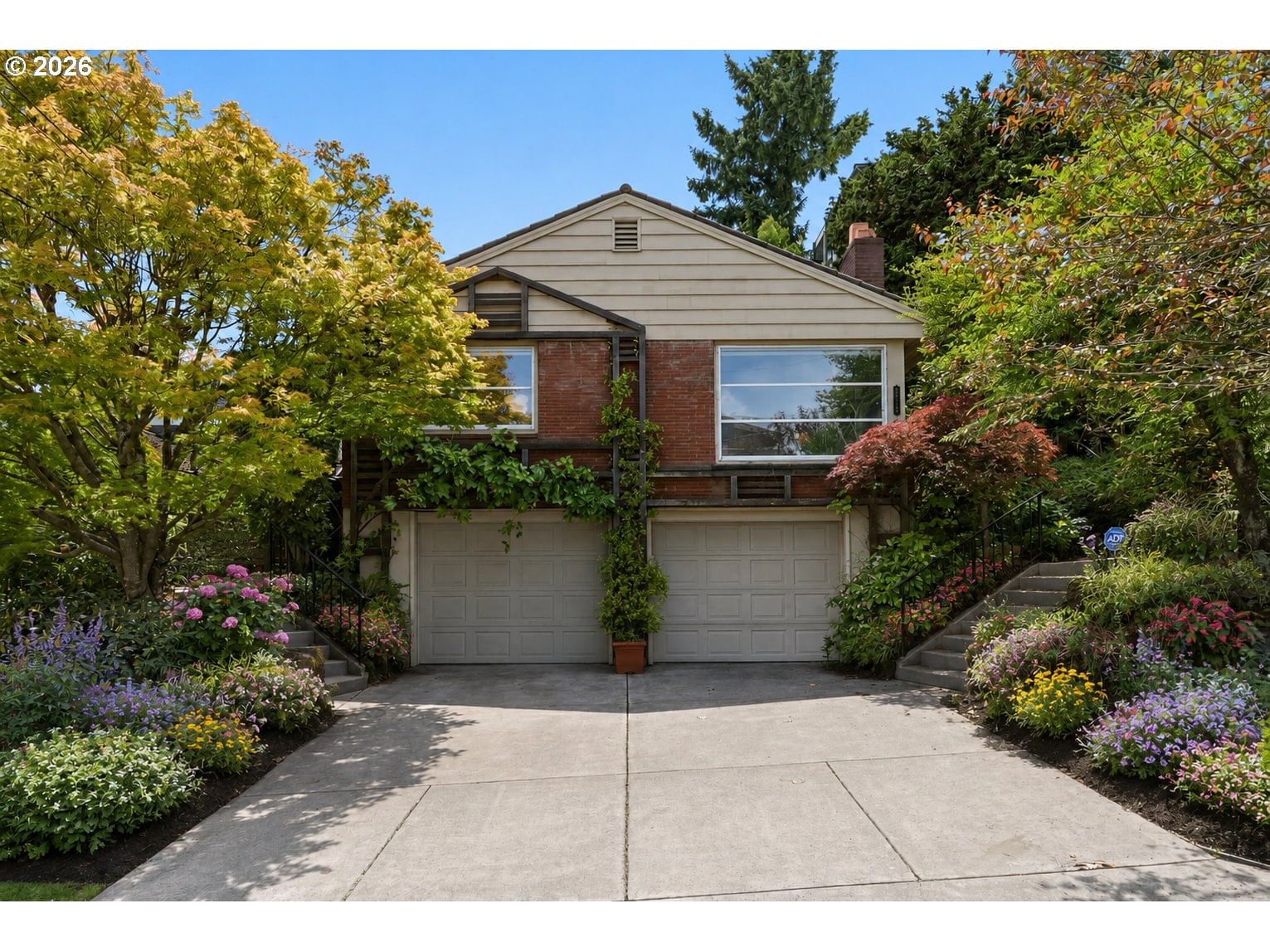 Listing photo 1 of 6