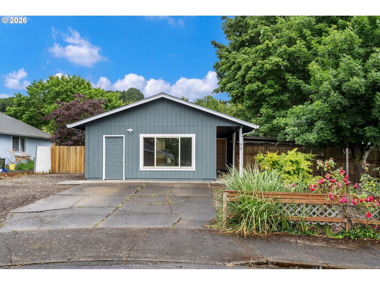 Listing photo 1 of 6