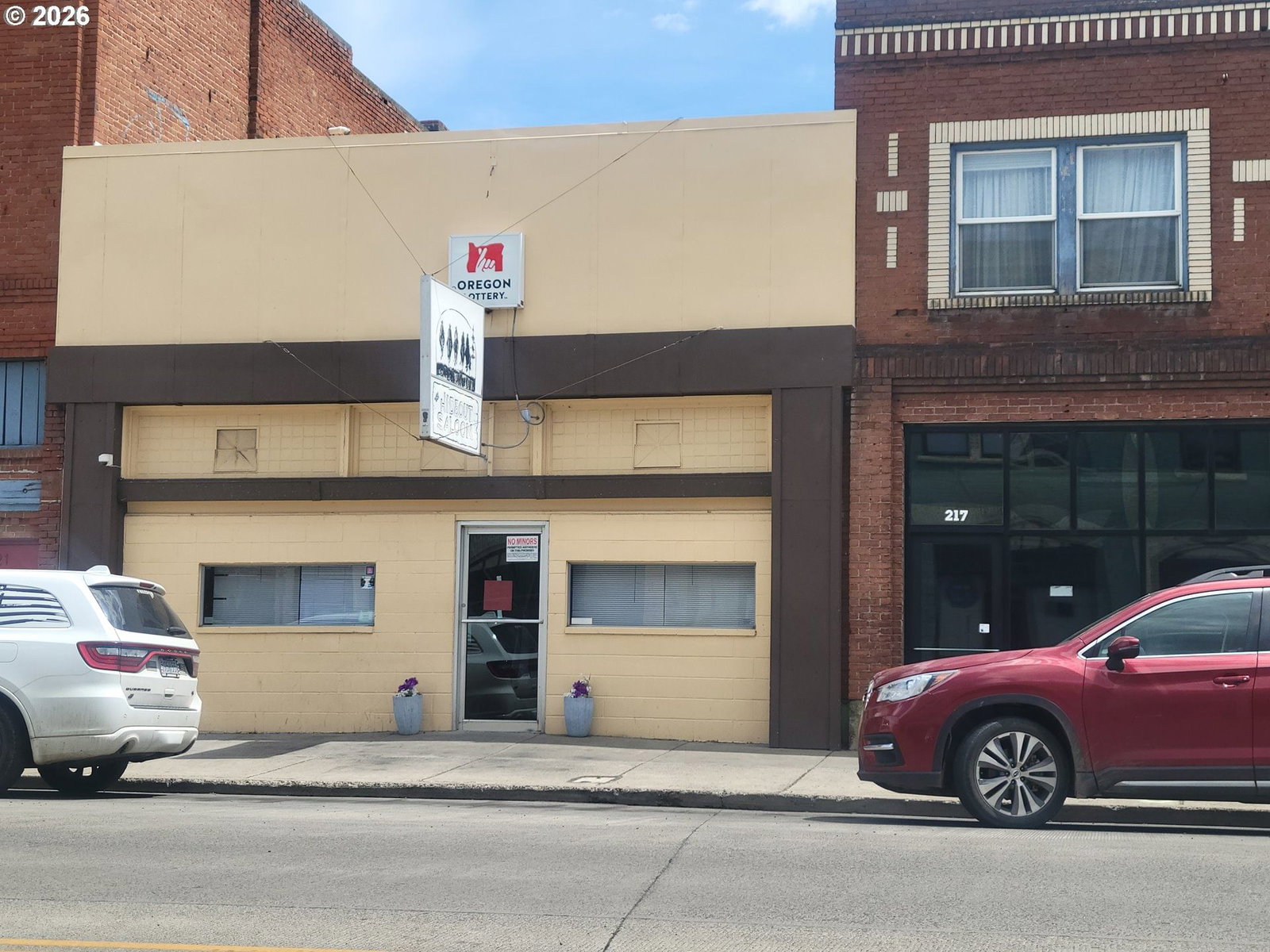 Listing photo 1 of 6