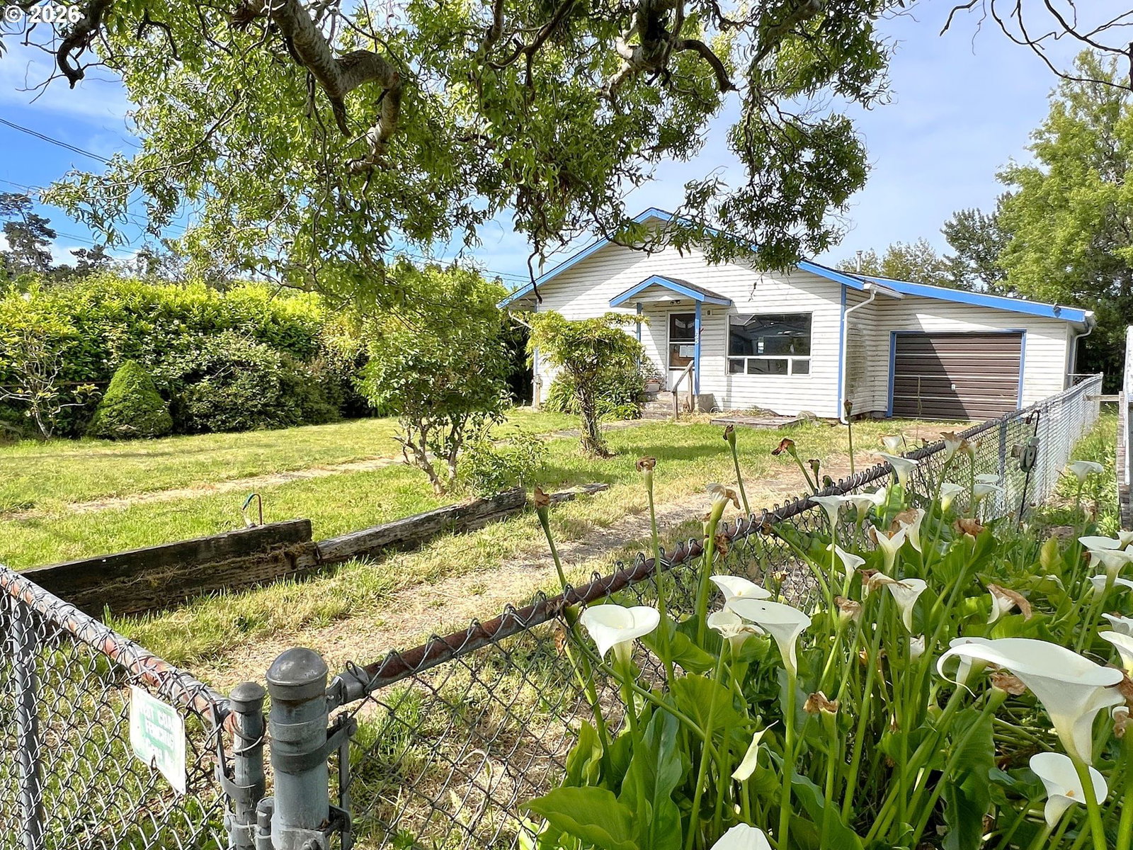 Listing photo 1 of 6