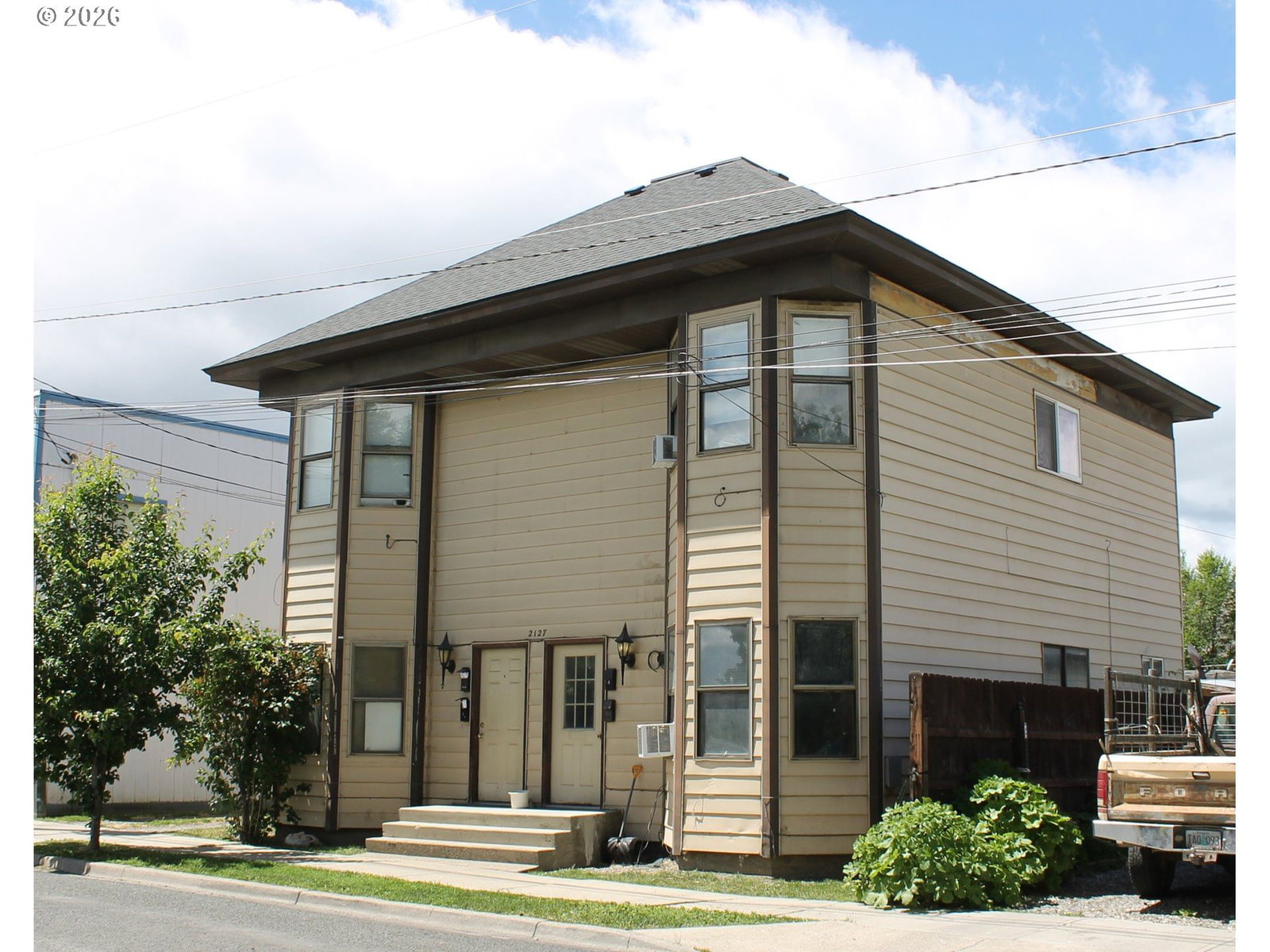 Listing photo 1 of 6