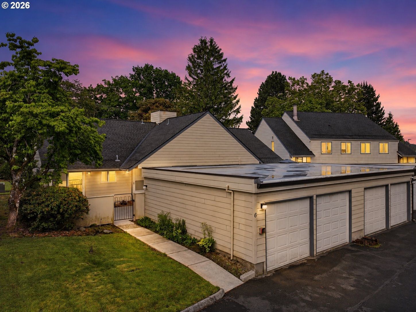 55 NE VILLAGE SQUIRE AVE #6