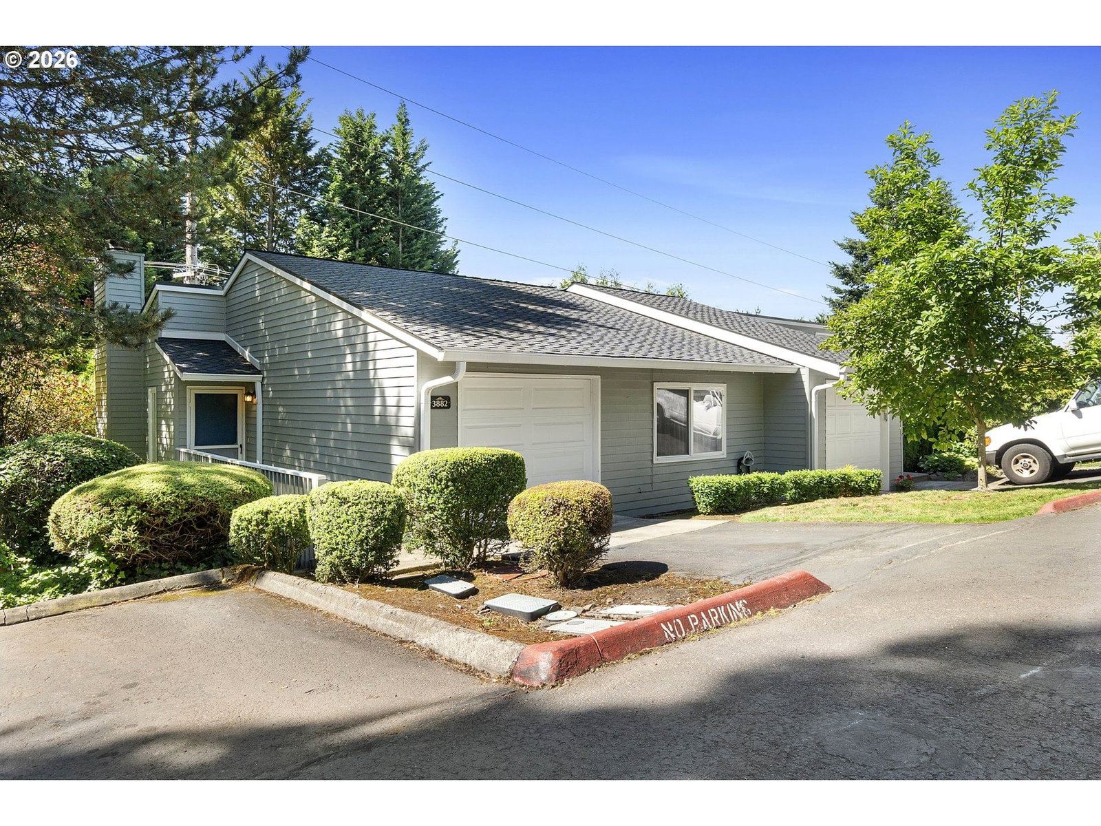 Listing photo 1 of 6