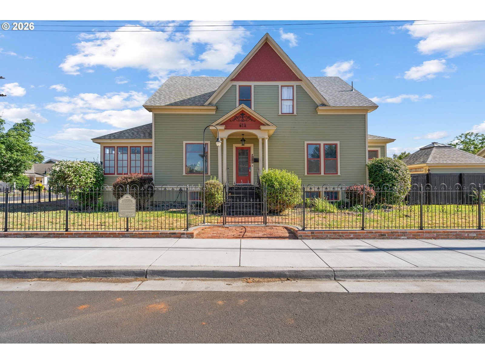Primary listing photo, 614 SE BYERS AVE, Pendleton, OR, 97801