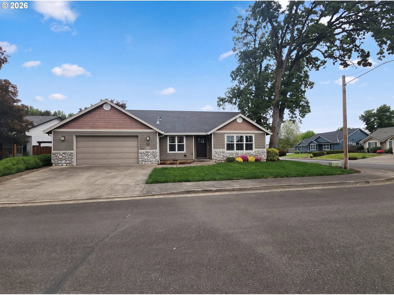 Primary listing photo, 1310 WILLOW ST, Junction City, OR, 97448