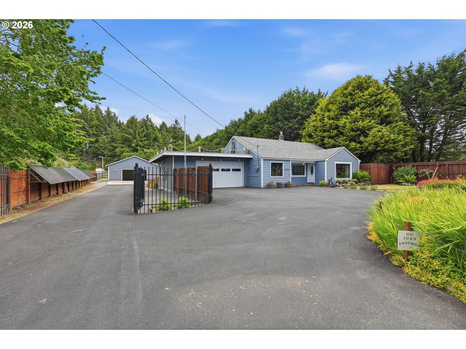 Listing photo 1 of 6