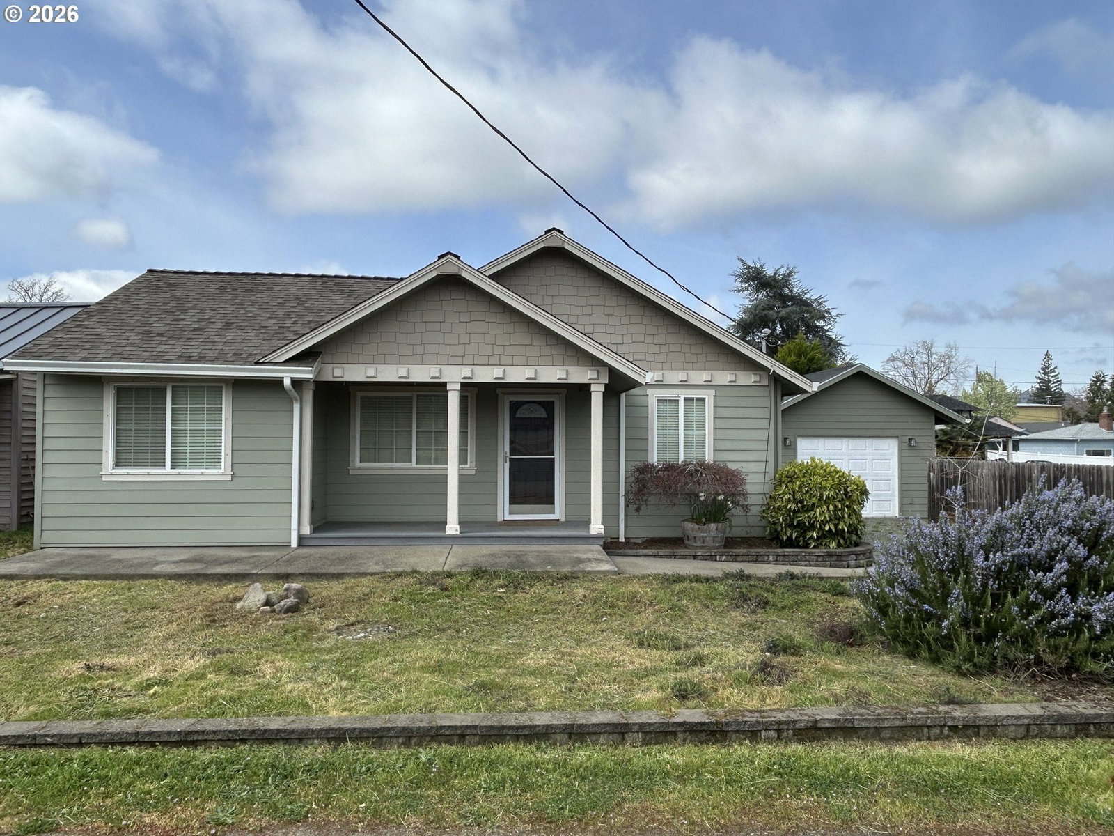Primary listing photo, 724 W RAINBOW ST, Roseburg, OR, 97471