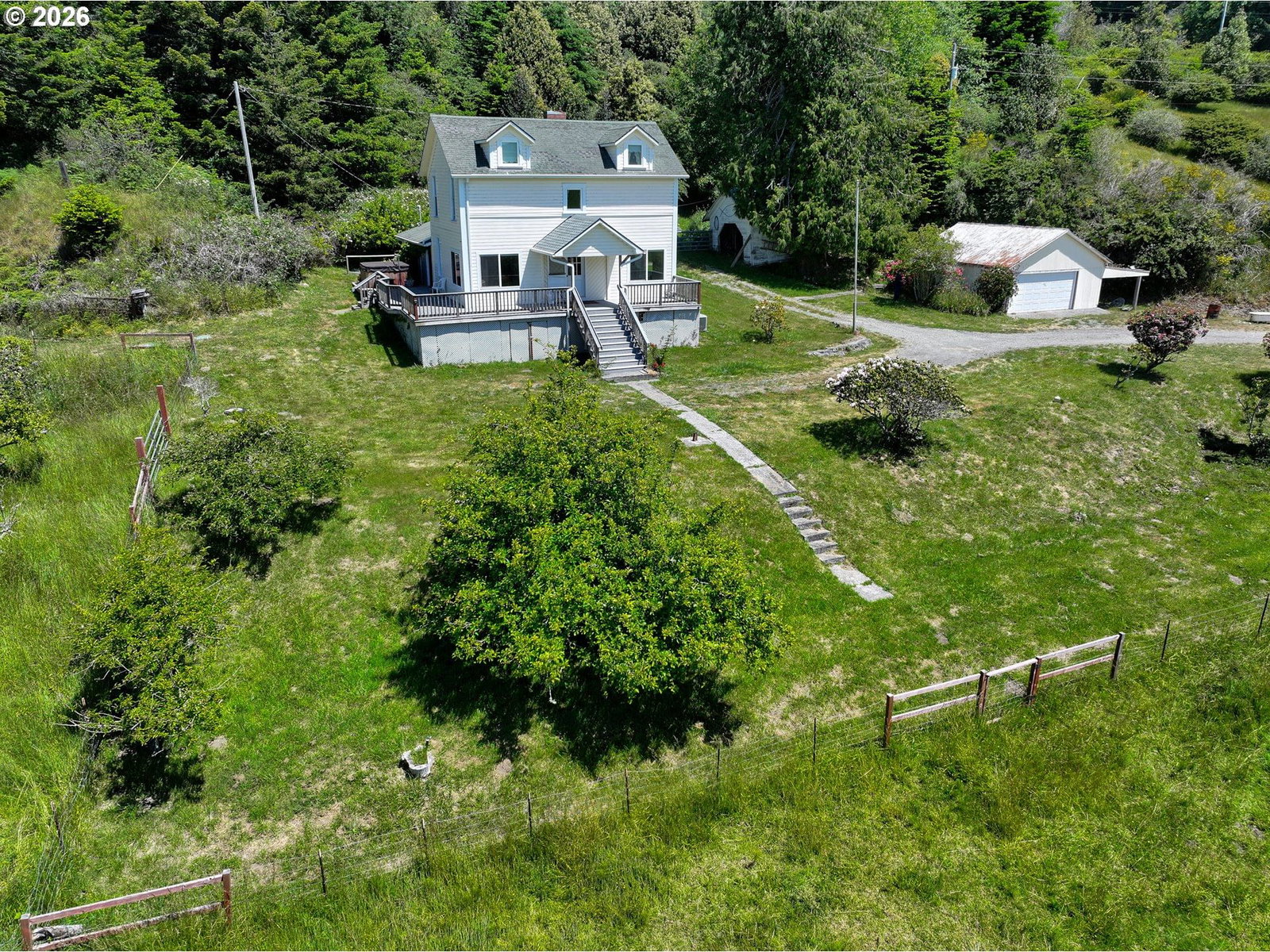 Listing photo 1 of 6