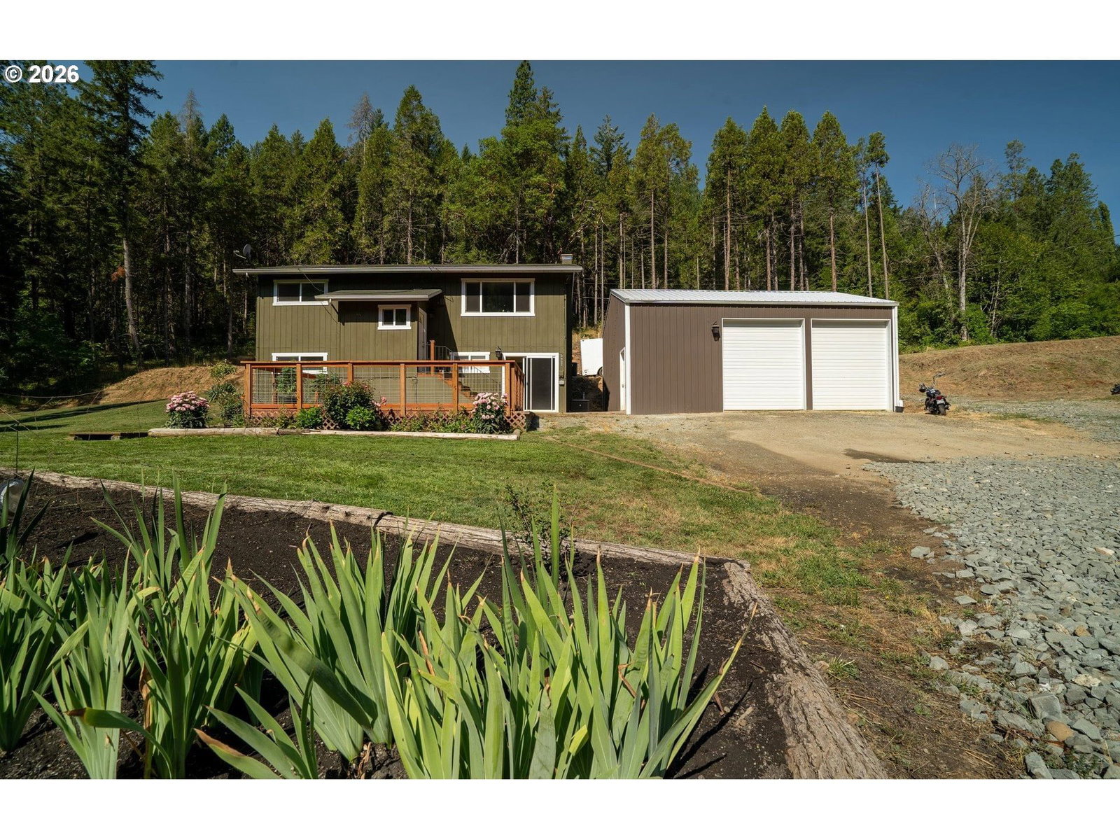 Listing photo 1 of 6