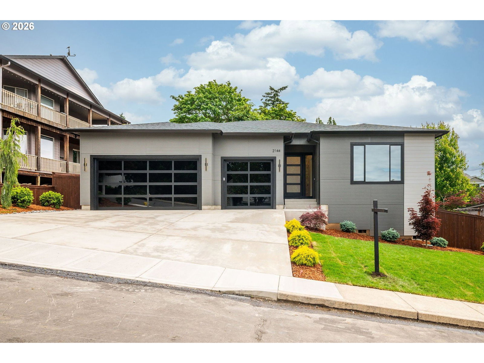 Listing photo 1 of 6