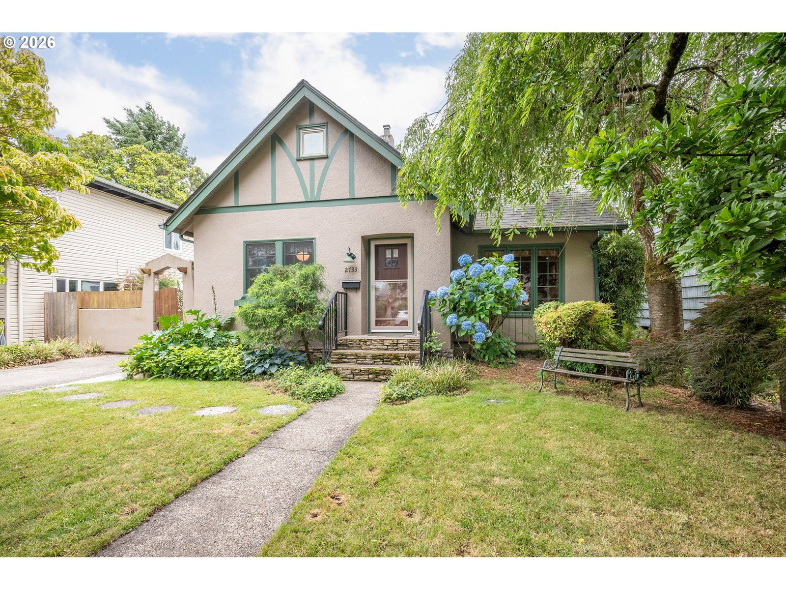 Primary listing photo, 2733 FIR ST, Longview, WA, 98632