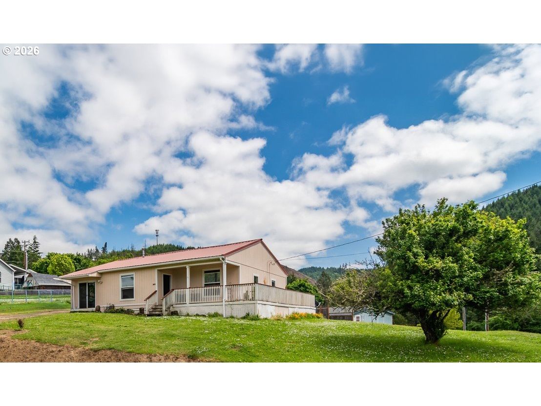 Primary listing photo, 108 SE APPLE ST, Oakland, OR, 97462