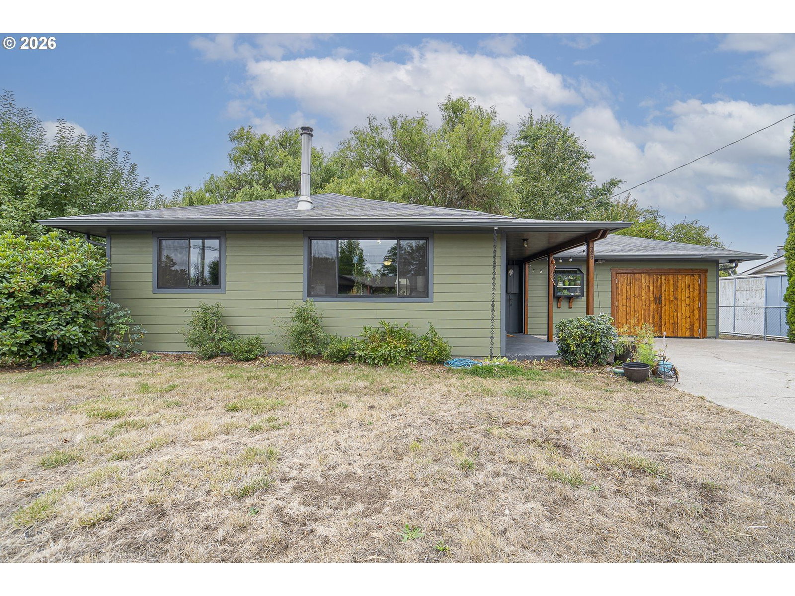 Listing photo 1 of 6