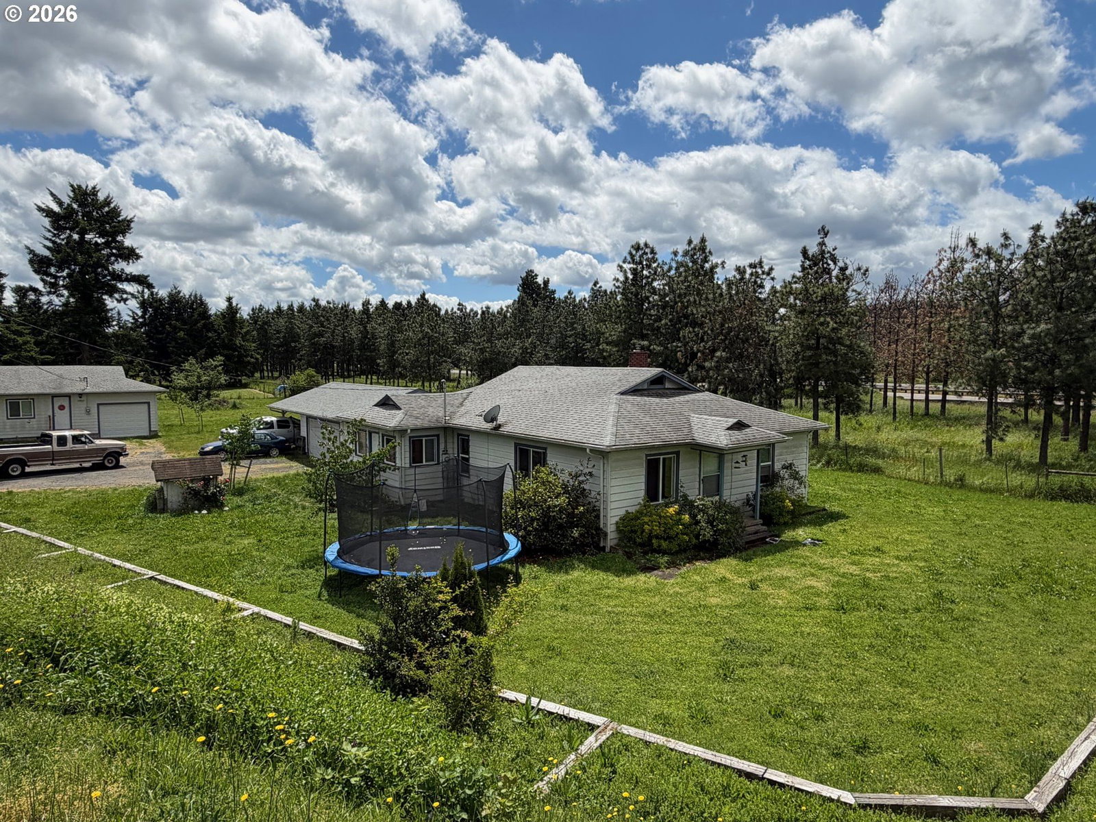 Listing photo 1 of 6