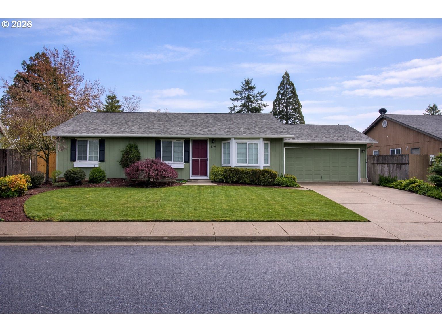 Primary listing photo, 919 S 37TH PL, Springfield, OR, 97478