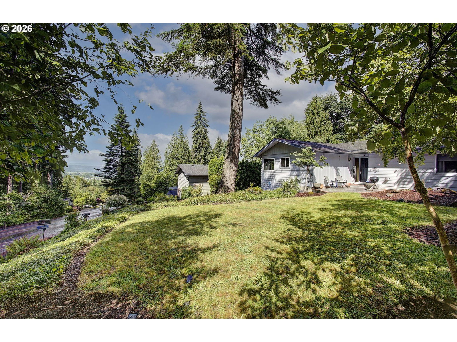 153 MONTICELLO DR