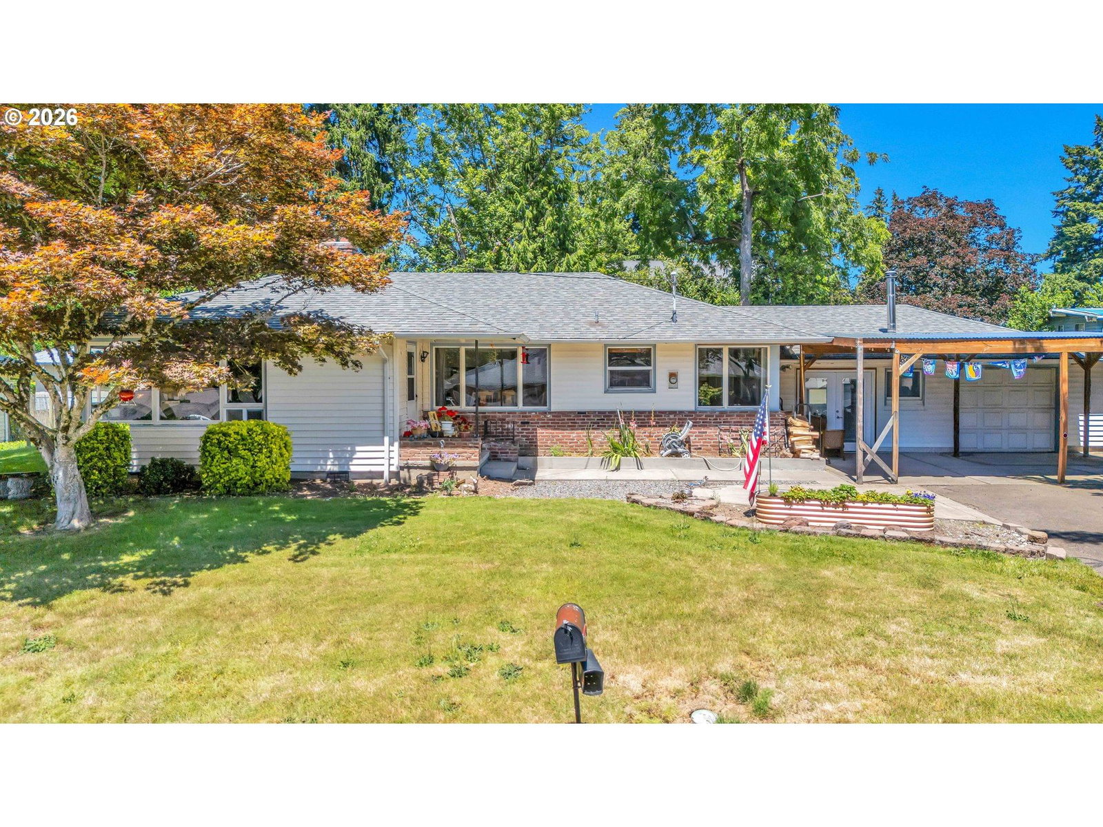 Listing photo 1 of 6