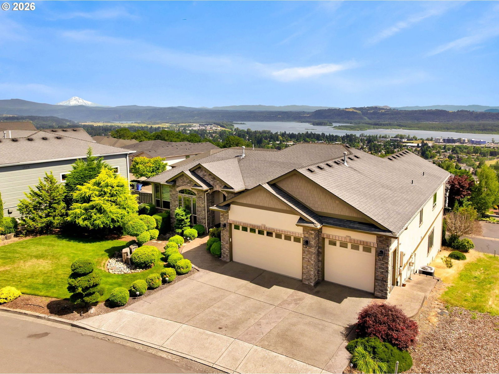 Primary listing photo, 742 W CHESTNUT ST, Washougal, WA, 98671