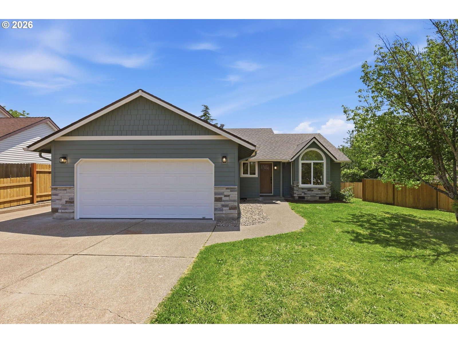 Listing photo 1 of 6